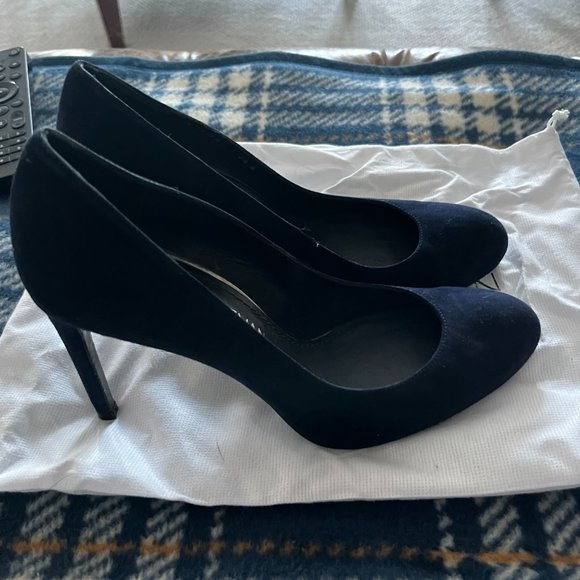 Stuart Weitzman Navy Heels - Picture 1 of 4
